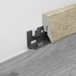 Auslauf ✔️ BAUHAUS LOGOCLIC Sockelleiste K40 C Light Oak 2,6 M X 19 Mm X 40 Mm, Gerade 🧨