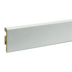 Am billigsten ✔️ BAUHAUS Sockelleiste FU07L Weiß, 2,4 M X 10 Mm X 58 Mm, Grundiert 👍
