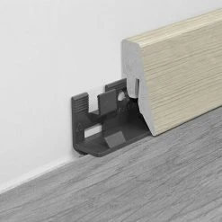 Angebote ⭐ BAUHAUS LOGOCLIC Sockelleiste K40 C Steirische Eiche 2,6 M X 19 Mm X 40 Mm, Gerade ✨