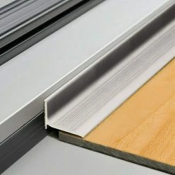 Auslauf ❤️ BAUHAUS LOGOCLIC Abschlussprofil 290 Silber, 2,5 M X 20 Mm X 13 Mm, Montageart: Kleben ⭐