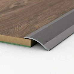 Aktion ✔️ BAUHAUS LOGOCLIC Anpassprofil 138 Grau Metallic, 1 M X 38 Mm, Montageart: Kleben 👍