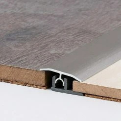 Blitzangebot 😀 BAUHAUS LOGOCLIC Übergangsprofil 303 Aluminium Gebürstet, 0,9 M X 34 Mm, Montageart: Stecken ⭐